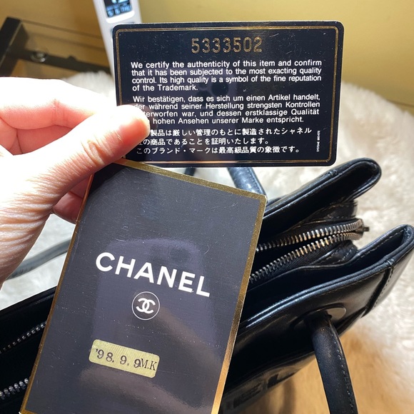 Pre loved vintage authentic Chanel tote bag - Picture 2 of 15